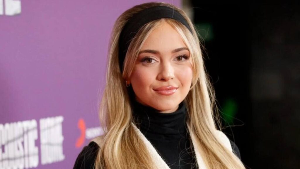 ¡Ana Mena con las manos en la tierra y en los escenarios!