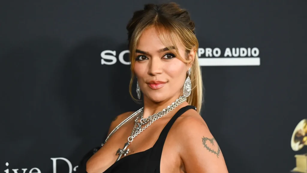 ¡Bronca Familiar! Karol G En el Ojo del Huracán por la Polémica con su Hermana