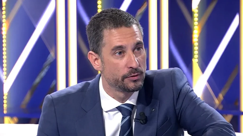 ¡Conde-Pumpido Rock Star! El abogado que deja la toga por la guitarra