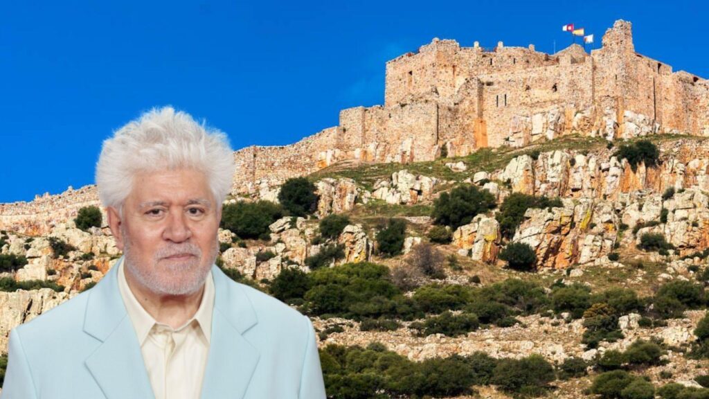 ¡Descubre el pueblo de Almodóvar que esconde historias medievales y cineastas!