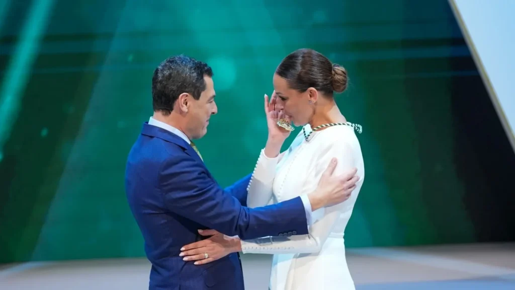 Eva González: ¡De Reina de Belleza a Reina de Andalucía!