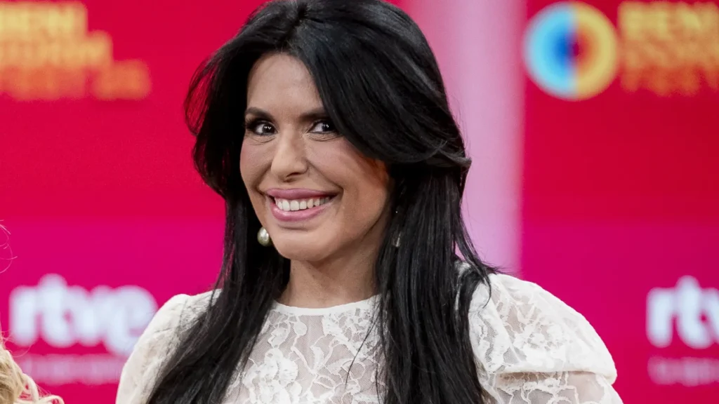 ¡Selena suelta la bomba y se despide con ‘Adiós’!