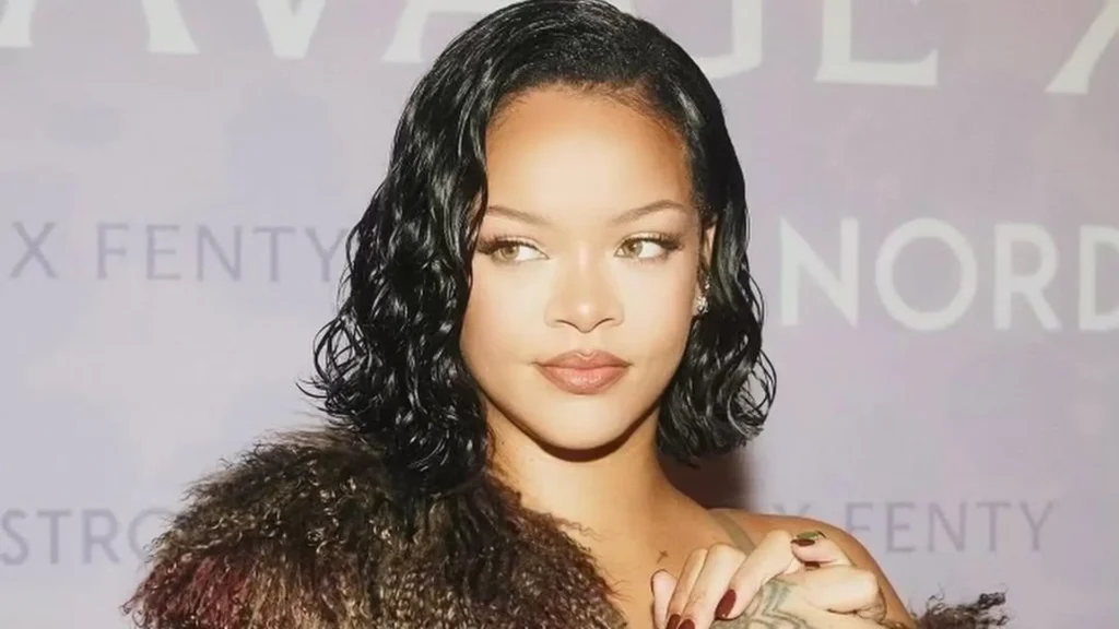 ¡A Tiro Limpio! Rihanna vive un susto en su mansión