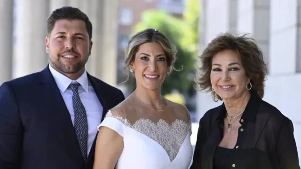 ¡Ana Rosa, tía abuela con mucho glamour!