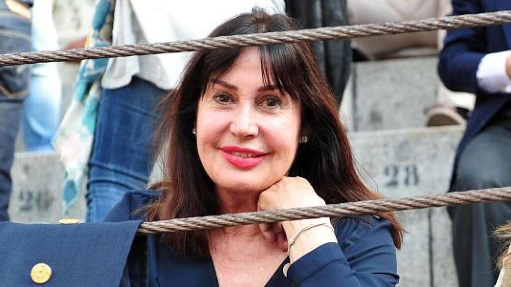 Carmen Martínez-Bordiú: Lujo y Soltería a Todo Tren en Portugal