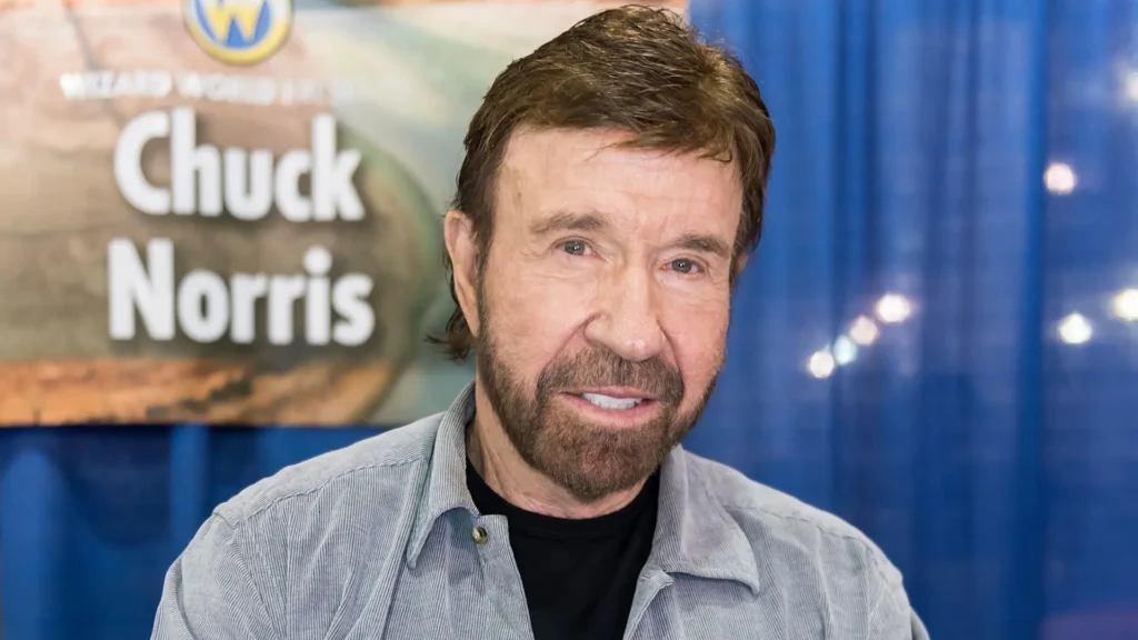 ¡Chuck Norris causa furor desde el hospital en Hawái!