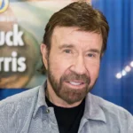 ¡Chuck Norris causa furor desde el hospital en Hawái!