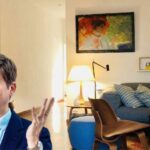 ¡Descubre el refugio retro de Marc Giró y sus adorables peludos!