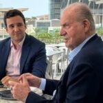 ¡El Emérito se luce en Abu Dabi con Froilán como escudero!