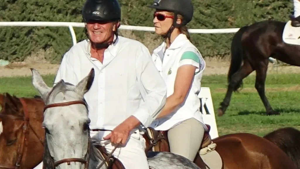 El jinete que desafía la vida con coraje y elegancia