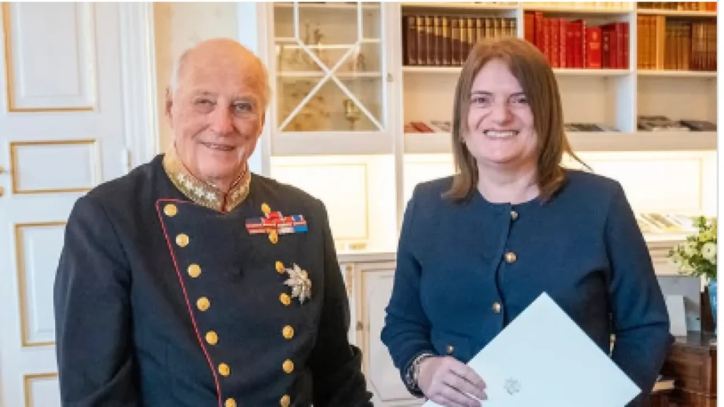 ¡El rey Harald vuelve al rescate en la saga de la corte noruega!