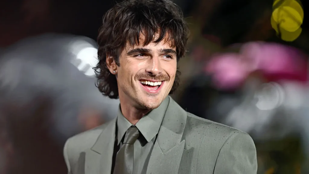 ¡Jacob Elordi derrite corazones en las alturas!