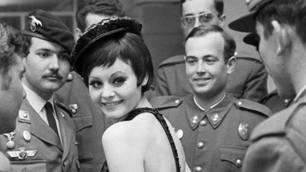 José Aguilar destapa el lado oscuro de Rocío Dúrcal y las estrellas