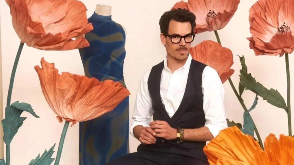 Juan Avellaneda: Entre Telas y Lágrimas