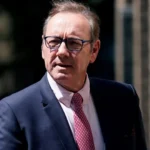 Kevin Spacey zanja líos en Londres con un pacto sorpresa