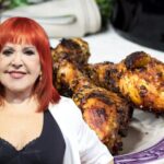 Loles León lo cocina todo: De muslos de pollo a cigalas, ¡y menuda historia!