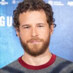 Álvaro Cervantes desvela su viaje personal: ¡Las terapias que lo cambiaron todo!