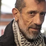 ¡Manolo Kabezabolo choca y revoluciona la carretera!