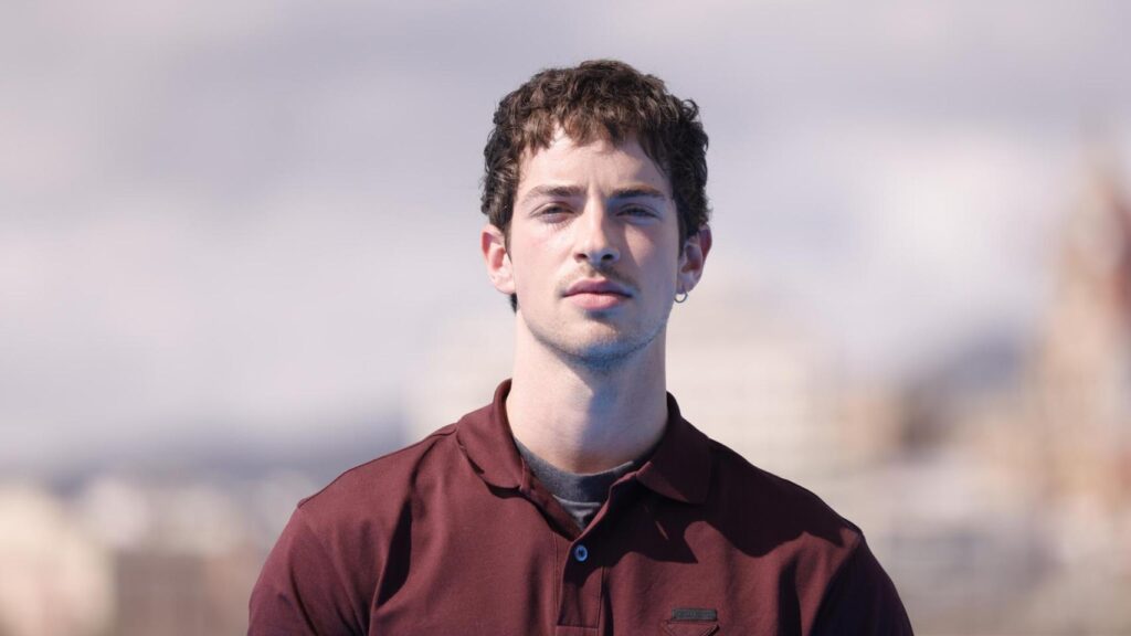 ¡Manu Ríos desvela el truco de belleza más inesperado!