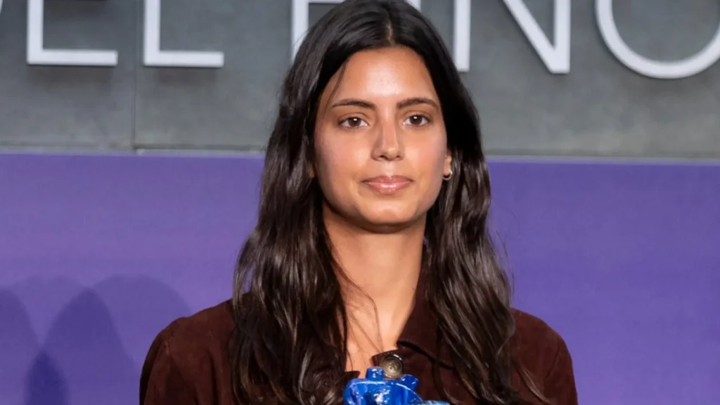 ¡Nietísima al Ataque! Ariadna Vargas Llosa Brilla en Belleza