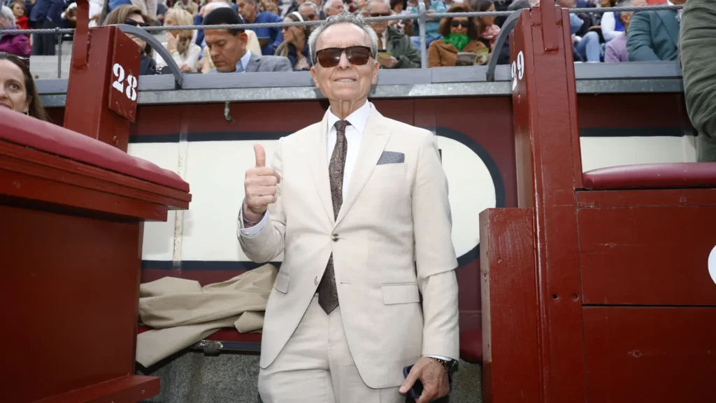 ¡Ortega Cano y su capote viral: talento oculto al descubierto!