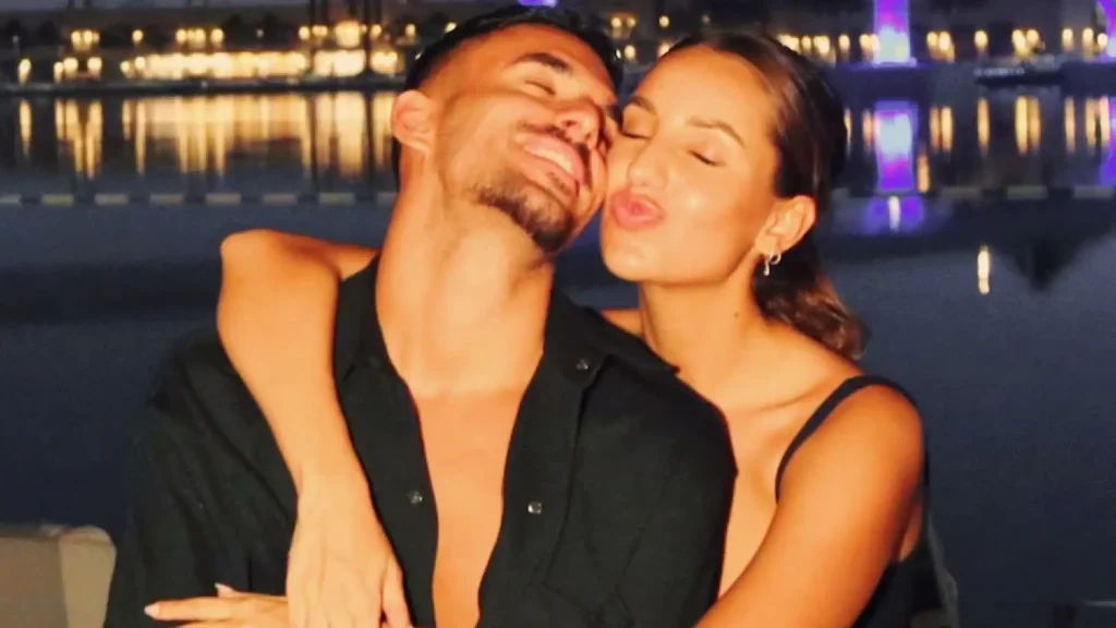 ¡Serrat se convierte en bisabuelo con toque futbolero!