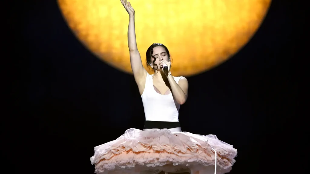 Rosalía: la verdad sobre su frase en chino en Lisboa