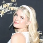 ¿Qué conecta a Lola Sheen y Patrick Muldoon?